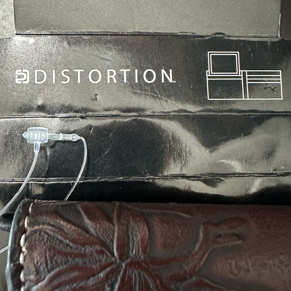 🆕Distortion Textured Leather Wallet - Picture 6 of 6